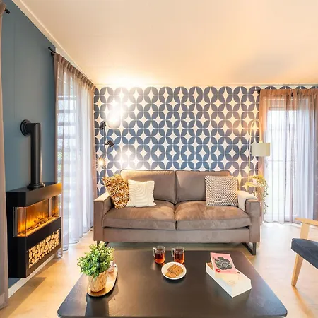 Holiday home In 't Groene Hart On The Water, Cleaning Included